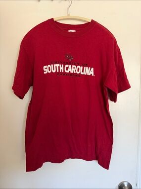 University of South Carolina Gamecocks Red Tee Embroidered size M
